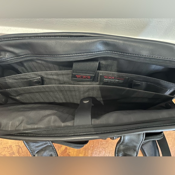 TUMI Black Leather Satchel Laptop Bag - Picture 2 of 7